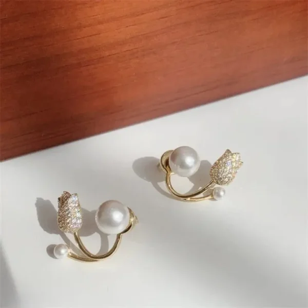 Beautiful Pearl Zircon Korean Flower Earrings for Women – Elegant Floral Design with Sparkling Zircon and Pearl Detailing | Premium Silver and Golden Fashion Jewelry for Parties, Weddings, and Daily Wear | AWT-999 - Silver